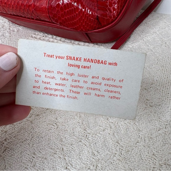 80s 90s Vintage Aspects Red Snakeskin Leather Crossbody Bag - Picture 5 of 11